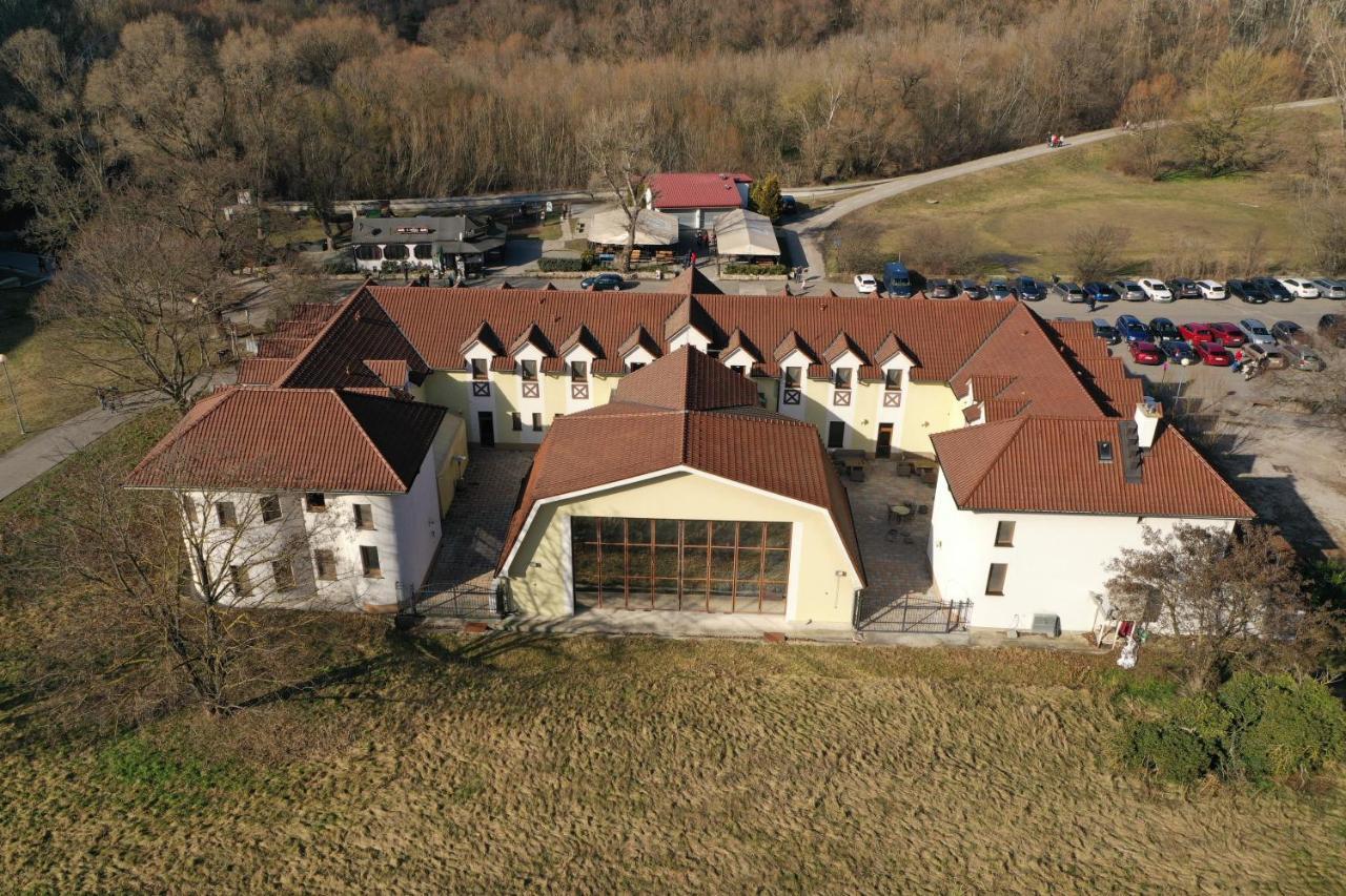 Hotel Hradna Brana 브라티슬라바 외부 사진
