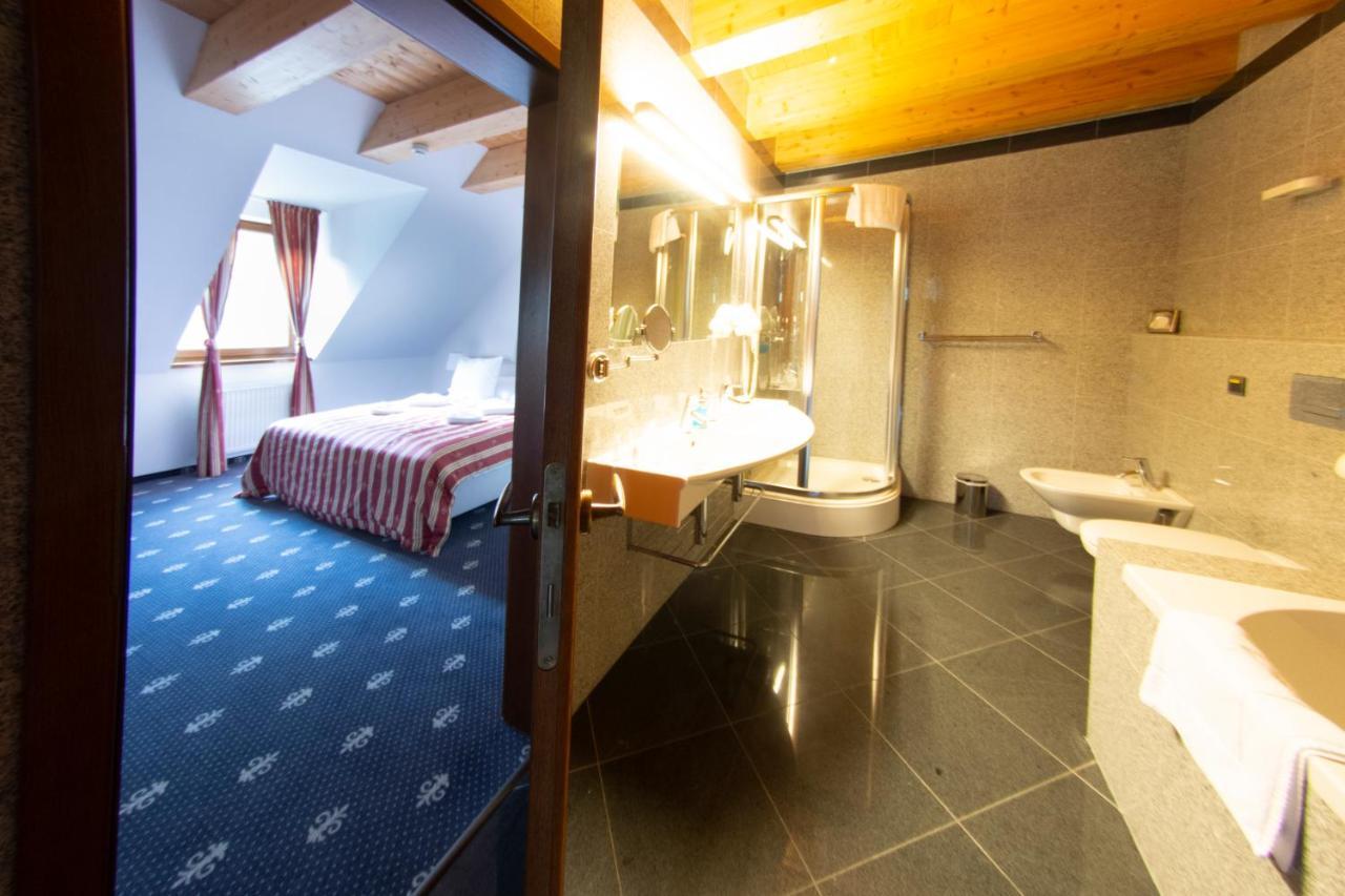 Hotel Hradna Brana 브라티슬라바 외부 사진